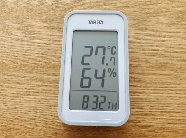 快適レベルの表示がない『TANITAのデジタル温湿度計TT-559』