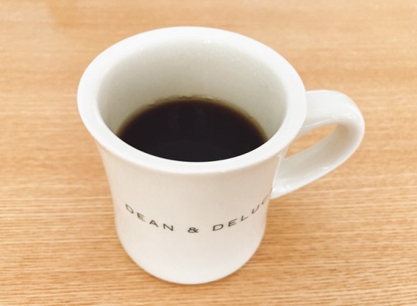 『マウントハーゲン オーガニック カフェインレスインスタントコーヒー』で作ったホットコーヒー